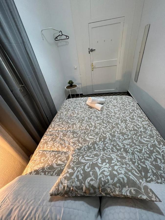A & M Barcelona Hostal 外观 照片